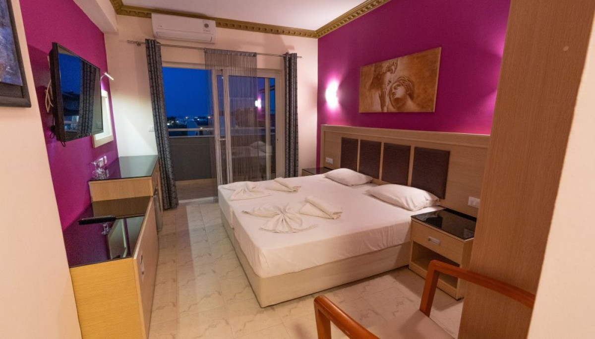 DOUBLE/TWIN STANDARD ROOM