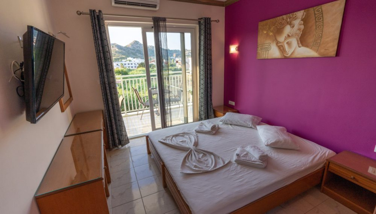 DOUBLE/TWIN STANDARD ROOM