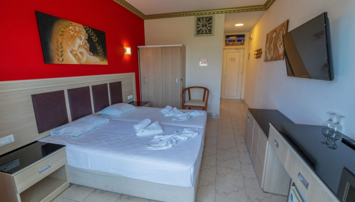 DOUBLE/TWIN STANDARD ROOM