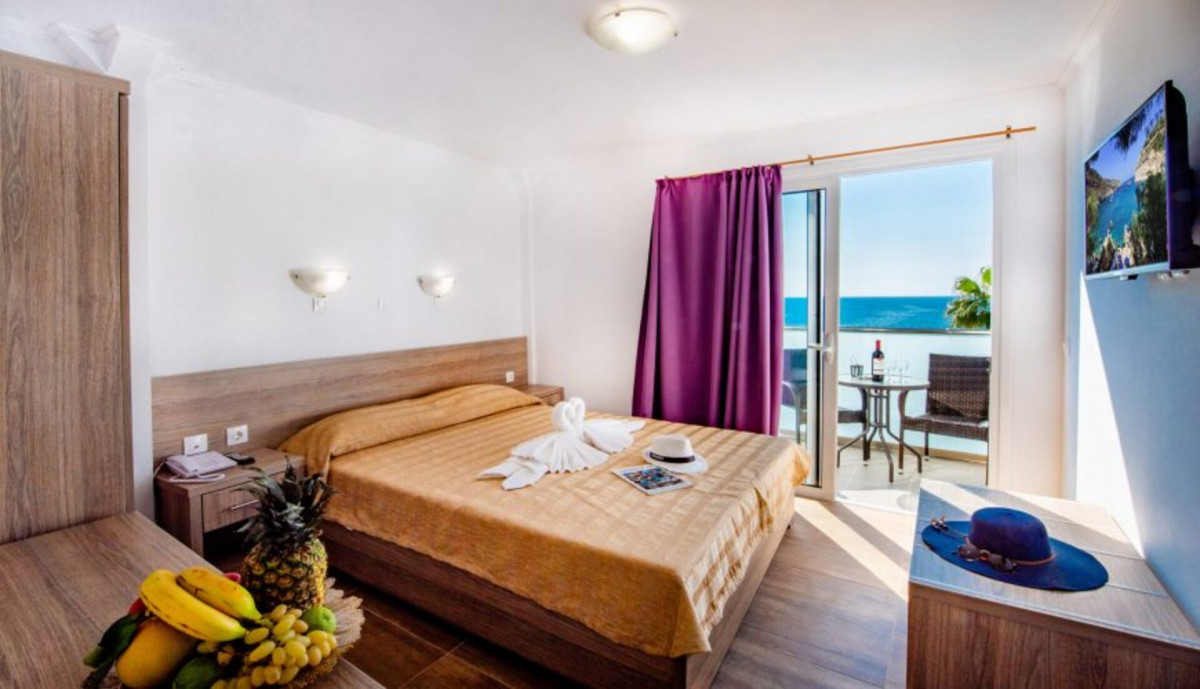 DOUBLE/TWN STANDARD ROOM SEA VIEW