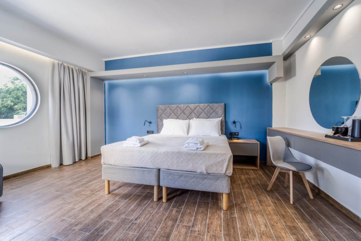 DOUBLE/TWIN STANDARD ROOM SIDE SEA VIEW