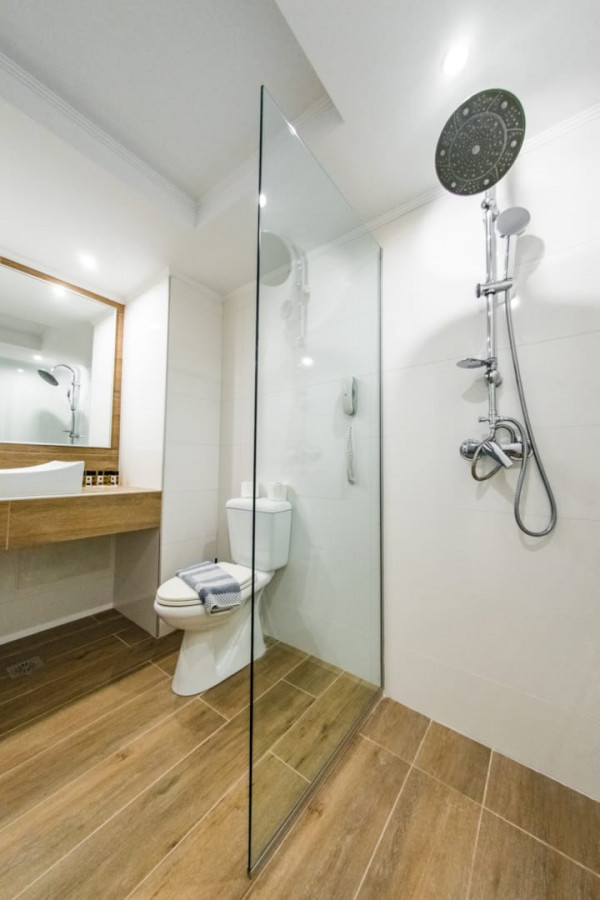 DOUBLE DELUXE SWIM UP