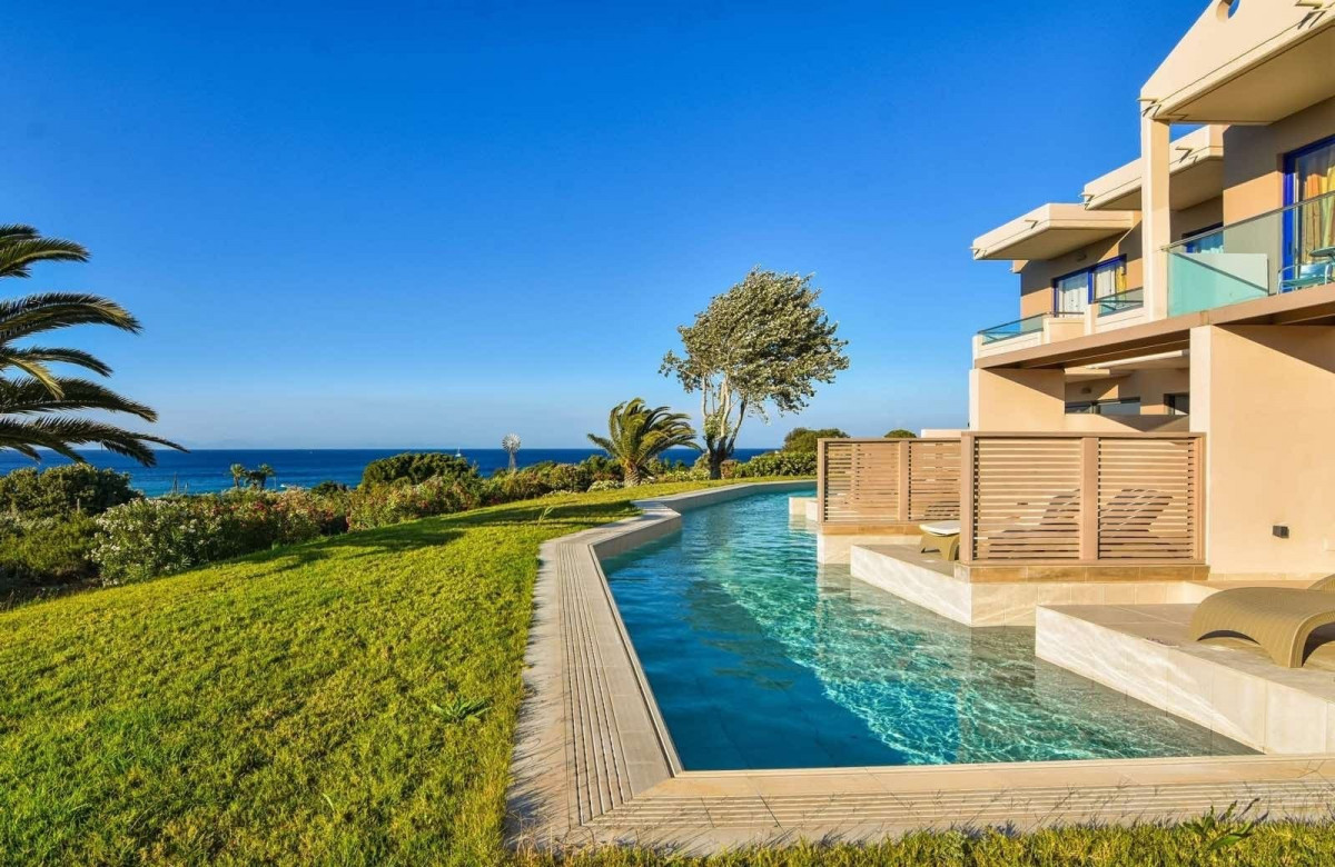 DOUBLE DELUXE SWIM UP