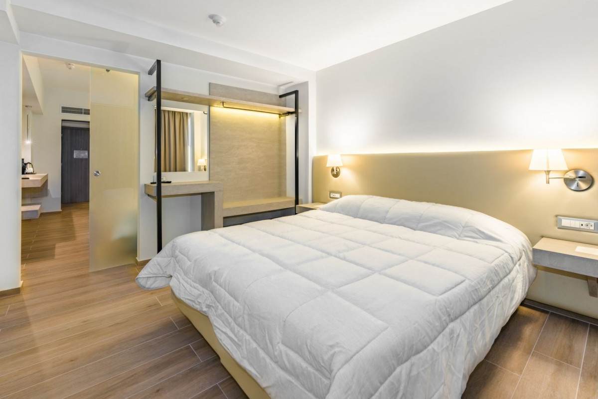 FAMILY DELUXE SWIM UP