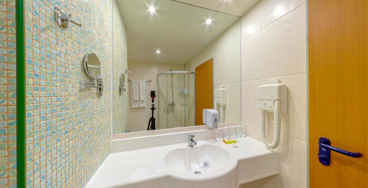 Kétágyas részben tengerre néző szoba