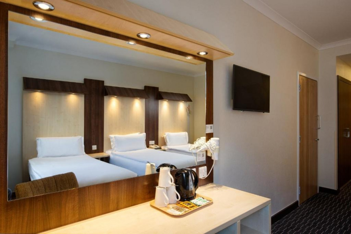 TRIPLE STANDARD ROOM