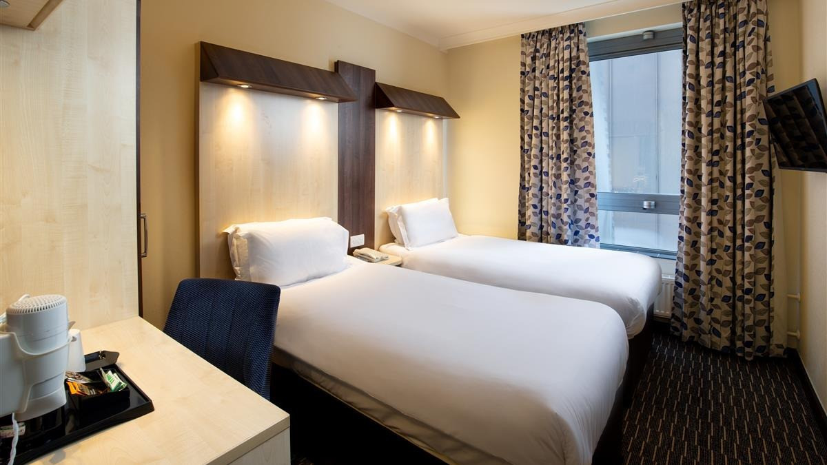 DOUBLE STANDARD ROOM