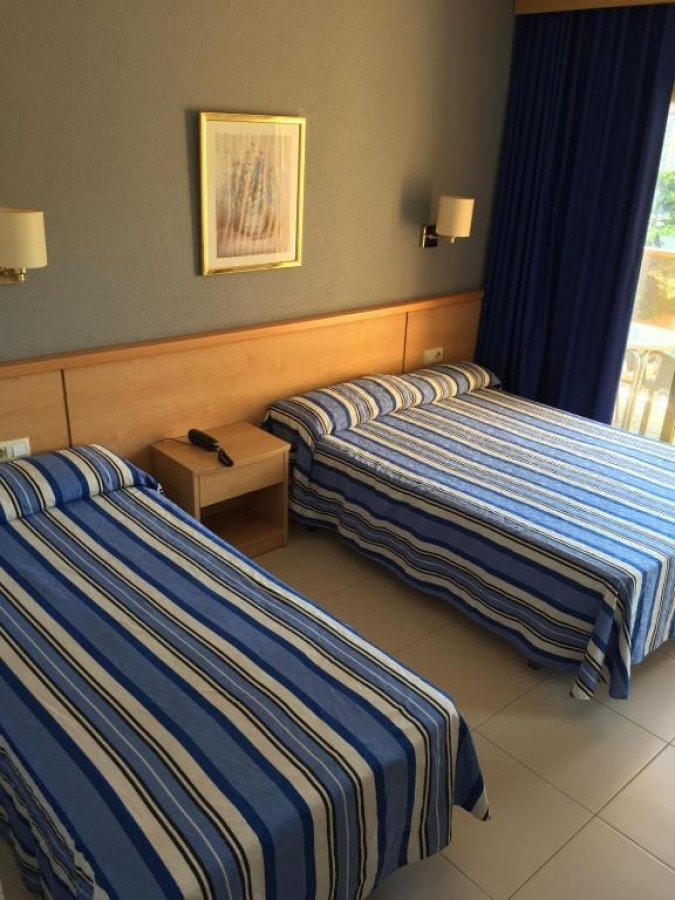 TRIPLE WITH BALCONY (2+1)