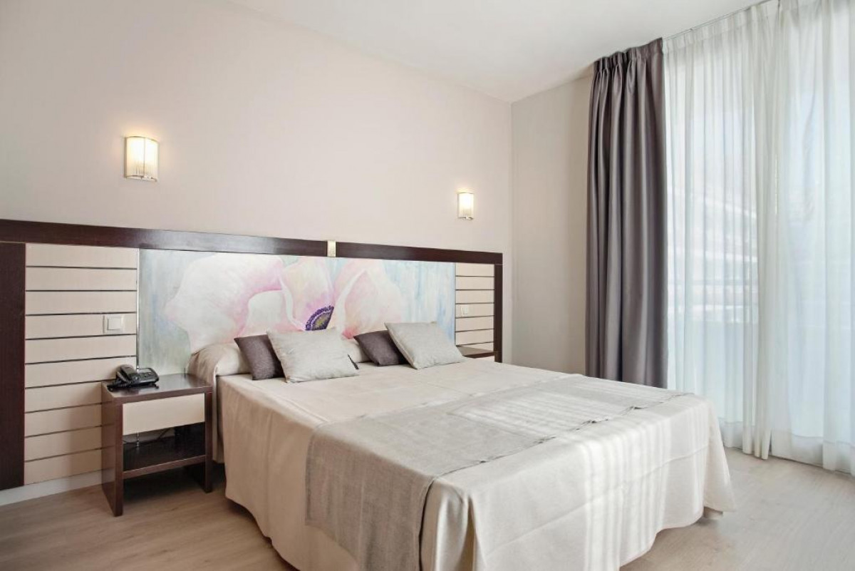 DOUBLE STANDARD ROOM (2+0)