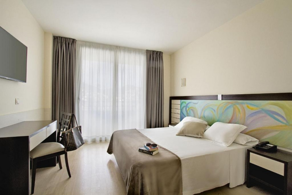 DOUBLE STANDARD ROOM (2+0)