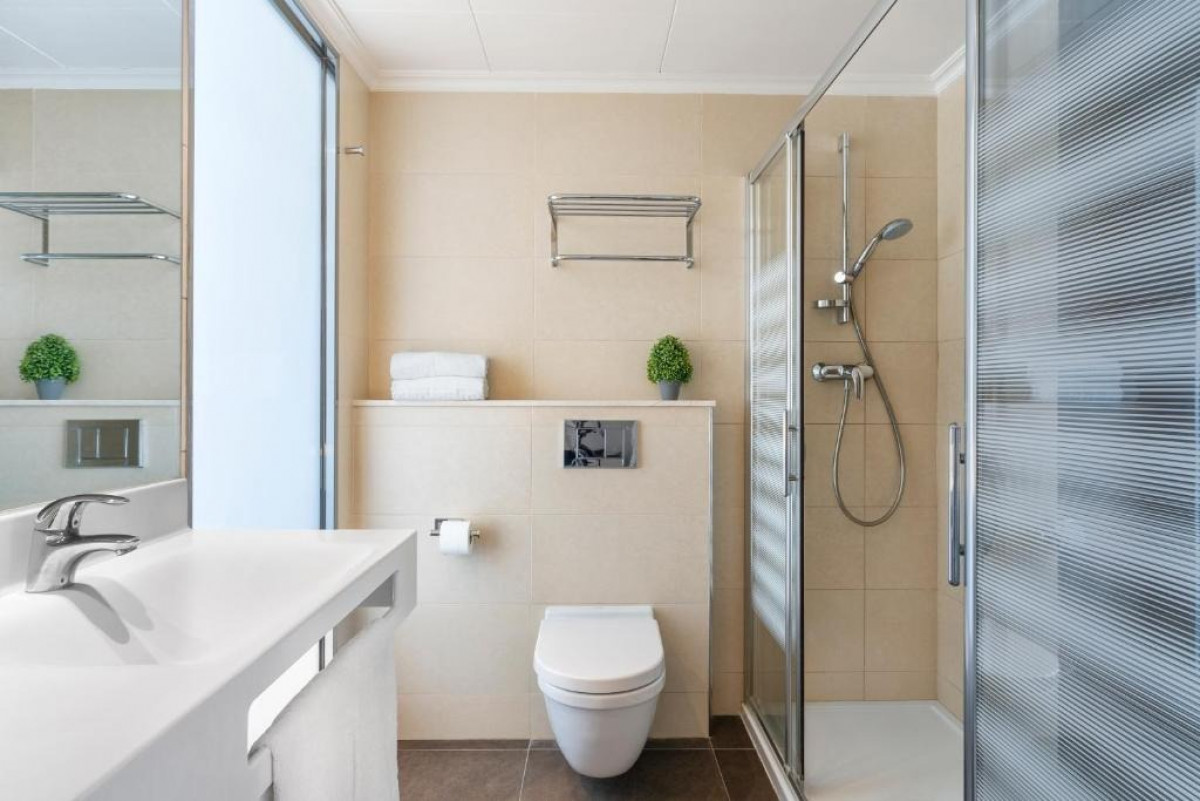 Double/Twin Standard Room with Balcony Single Use