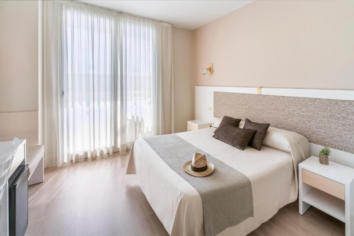 Double/Twin Standard Room with Balcony