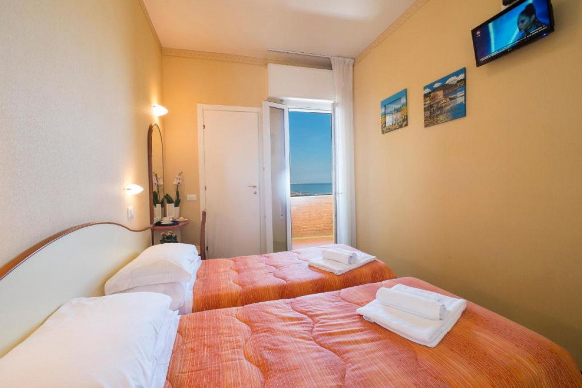 Double room - Partial Sea View