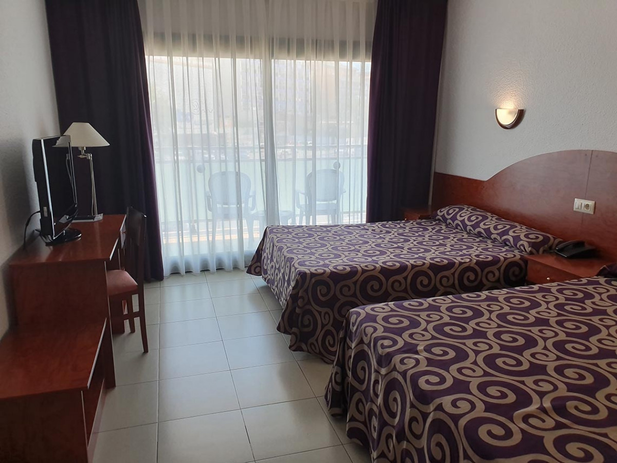 Double/Twin Standard Room City View Single USe