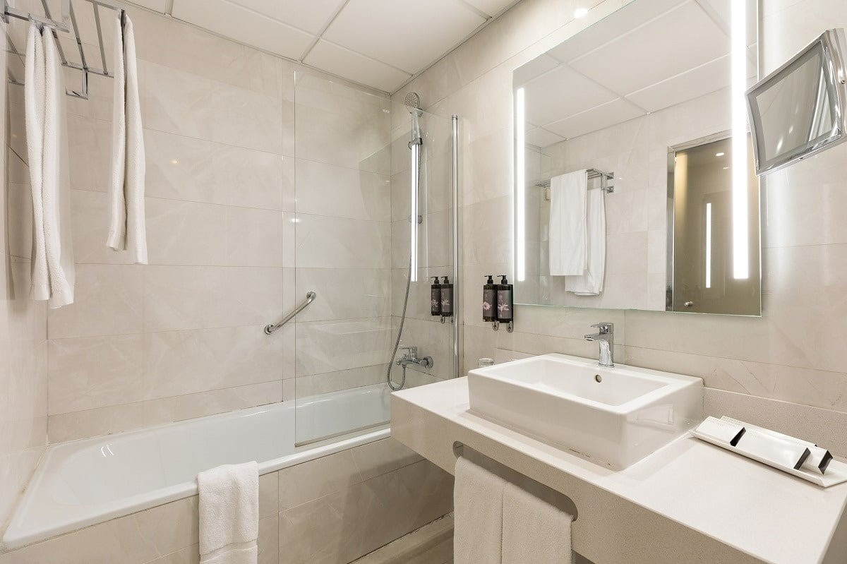 DOUBLE ROOM (1+0)