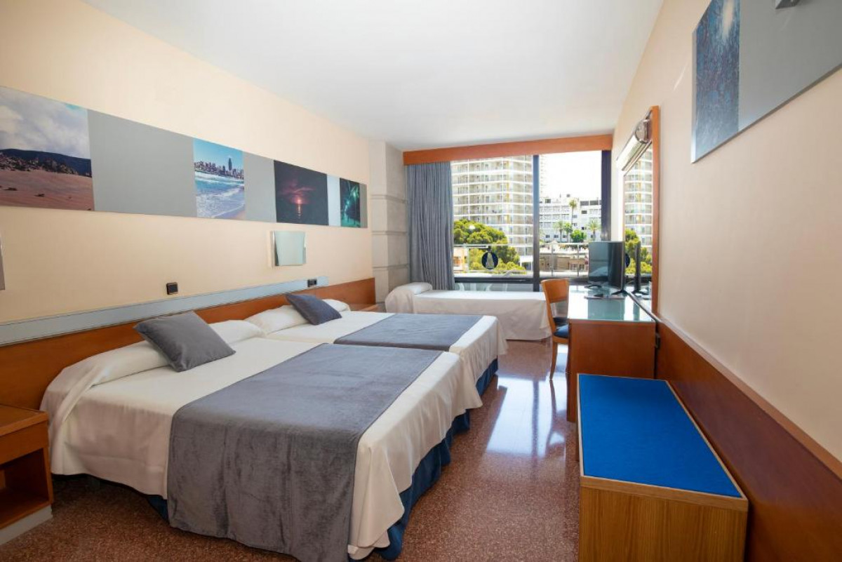 DOUBLE/TWIN FAMILY ROOM (3+1)