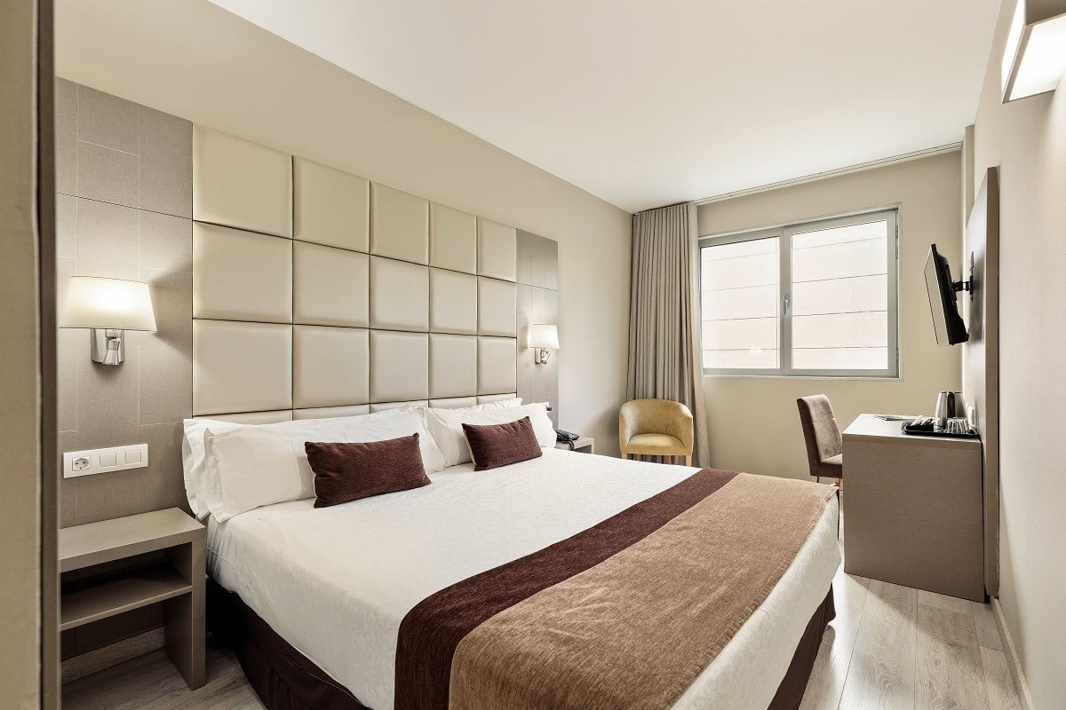 DOUBLE ROOM