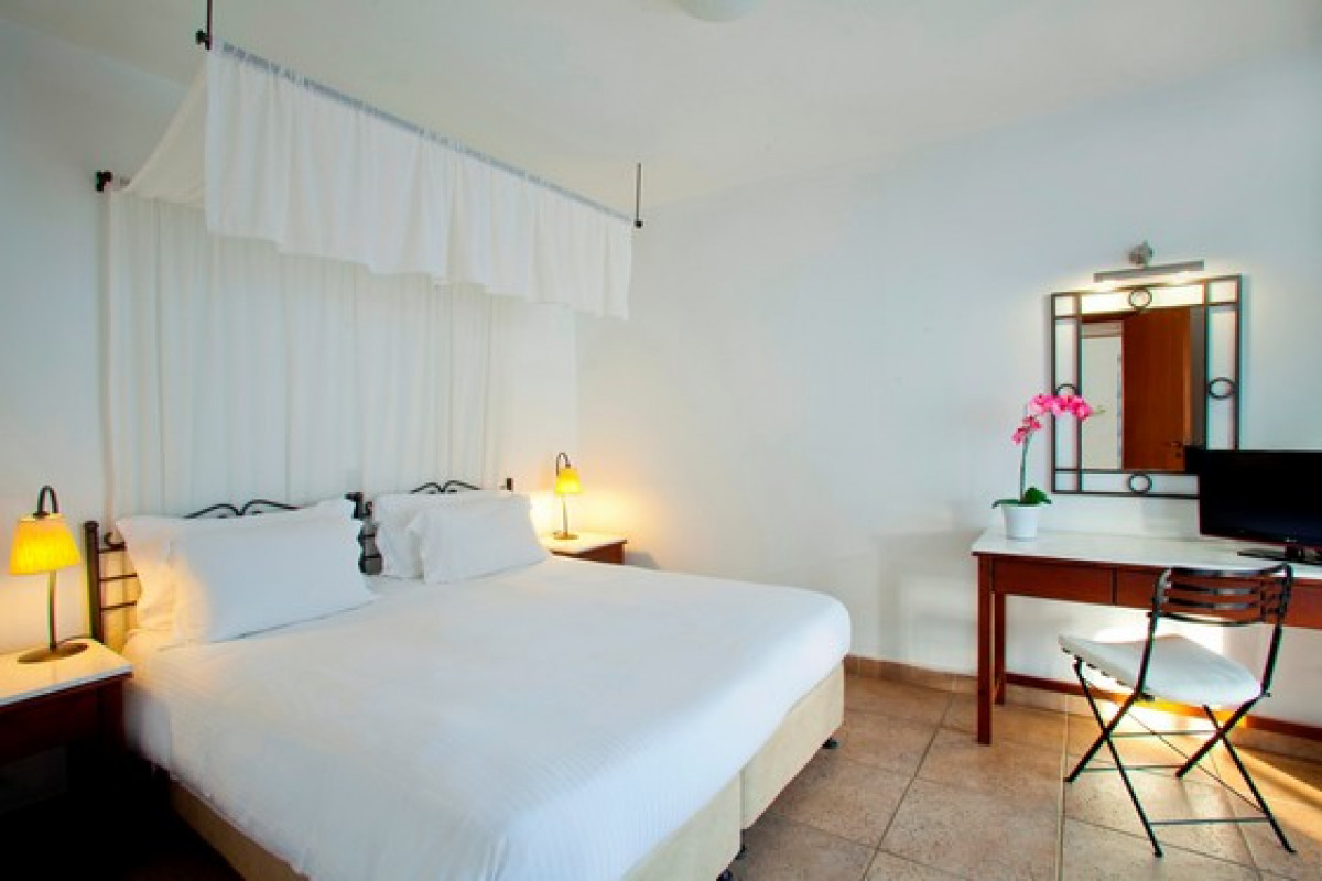 Superior One Bedroom