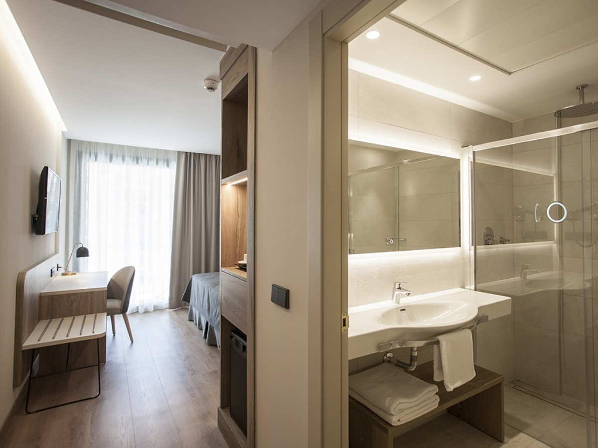 TIWN/DOUBLE ROOM SINGLE USE