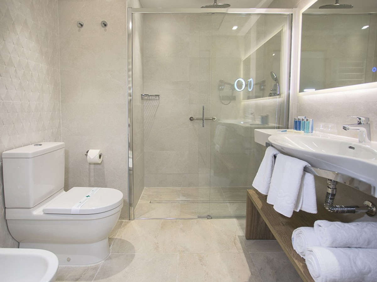 TIWN/DOUBLE ROOM SINGLE USE