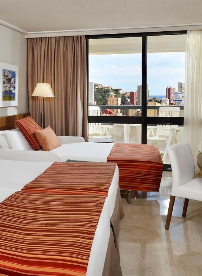 FAMILIAR COMUNICATED ROOM