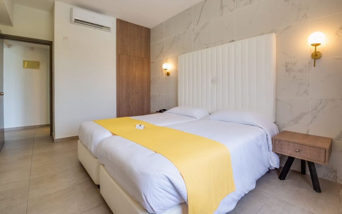 Studio Apartment Inland View