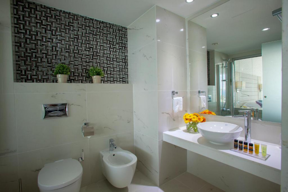 Twin Room Inland View - Single Occupancy