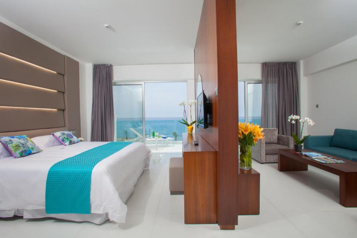 King Suite Side Sea View 85 Sqm