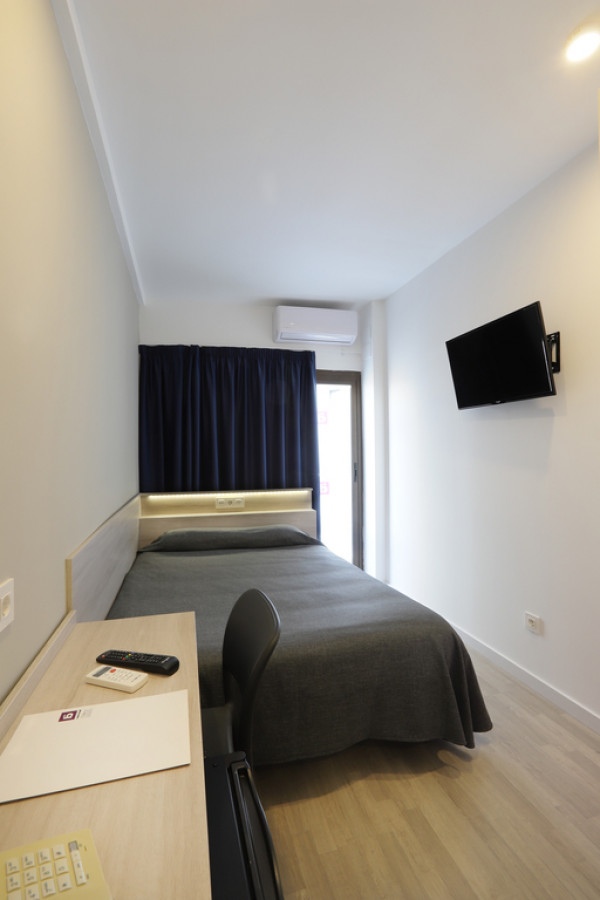 SINGLE STANDARD ROOM WITH TERRACE (1+0)