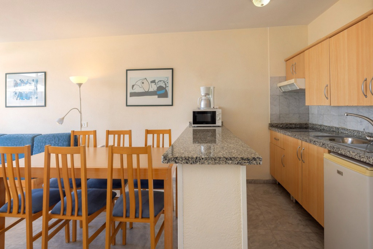 2 BEDROOM APARTMENT (5+1)