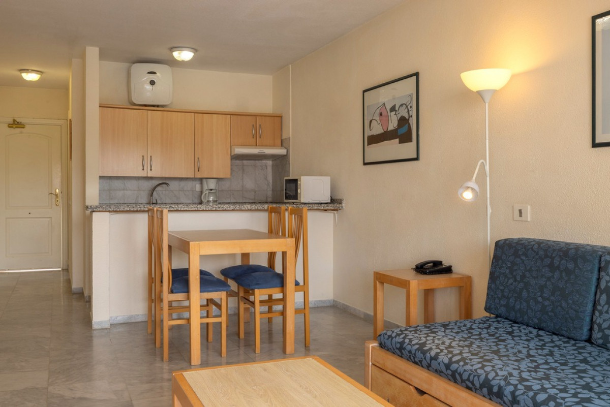 1 BEDROOM APARTMENT (1+2)