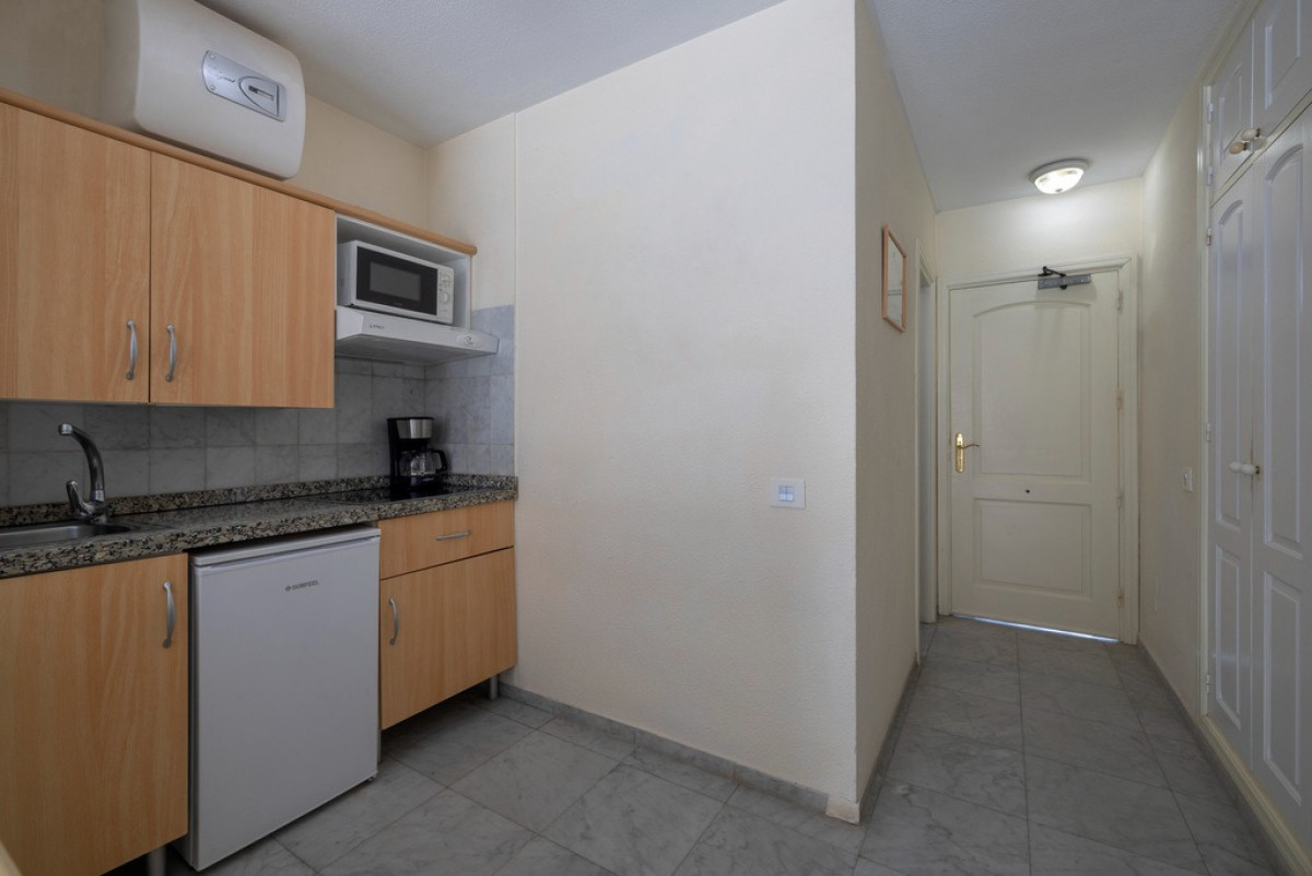 STUDIO POOL VIEW (2+1)