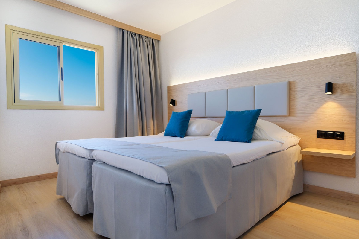 PREMIUM ONE BEDROOM APARTAMENT WITH BALCONY AND SEA VIEW