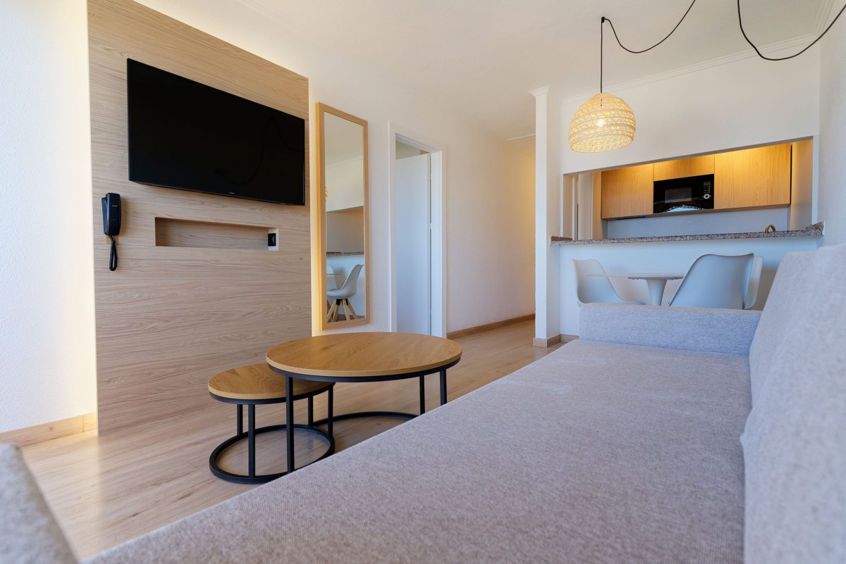 PREMIUM ONE BEDROOM APARTAMENT WITH BALCONY AND SEA VIEW