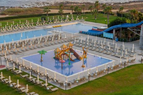 Louis Phaethon Beach 4*, Páfosz