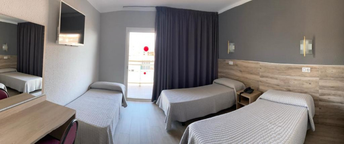 Double/Twin Standard Room with Balcony (3)