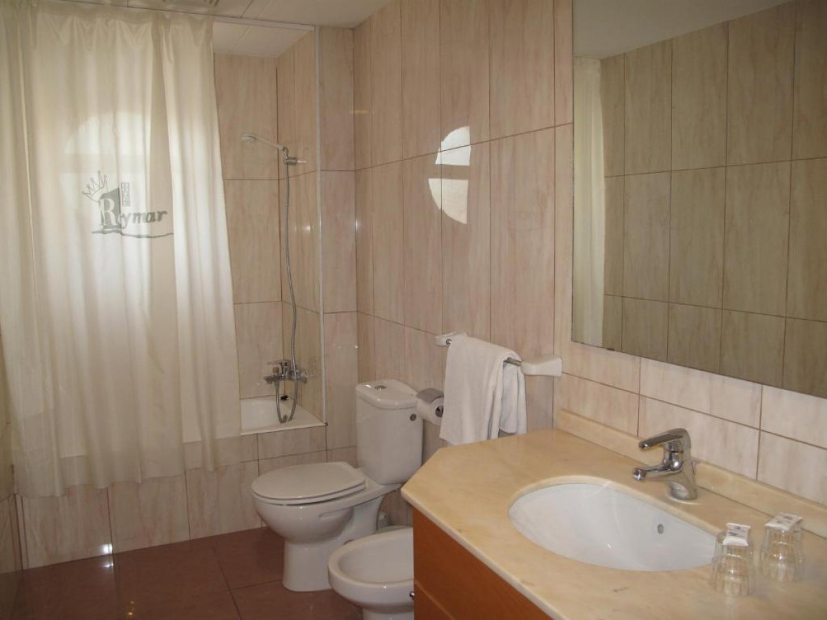 Double/Twin Standard Room with Balcony (3)
