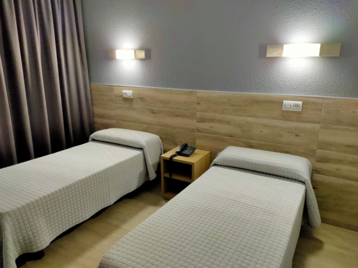 Double/Twin Standard Room with Balcony (3)