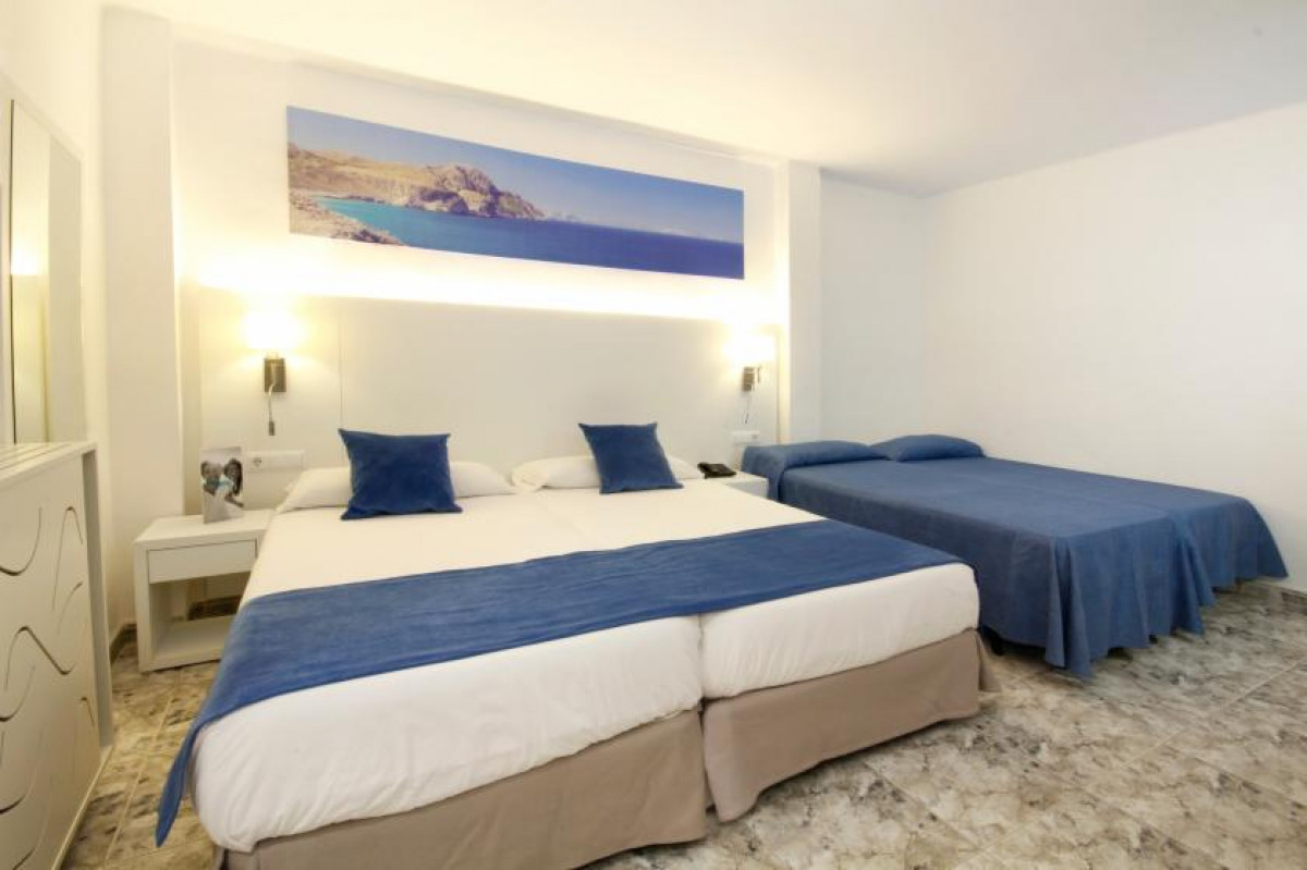 Quadruple Standard Room with Balcony