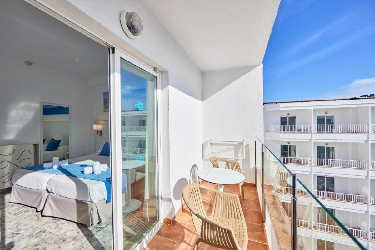 Double/Twin Standard Room Pool View with Balcony