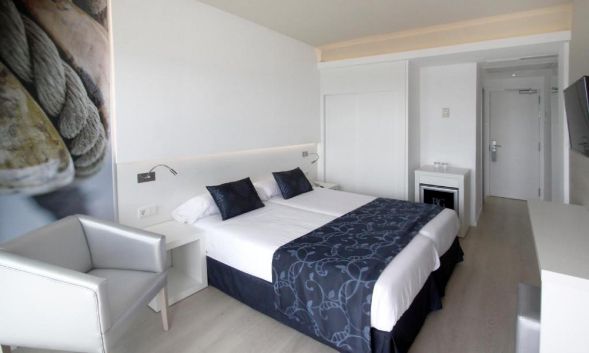 SEA VIEW TRIPLE WITH BALCONY